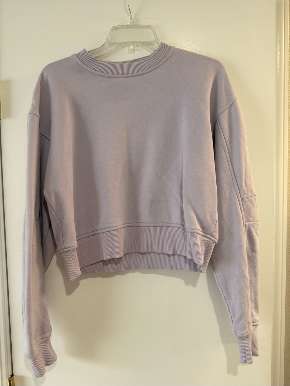 H&M Cropped Lilac Crewneck Sweatshirt
